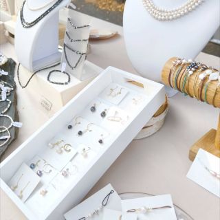 Perlomanie® na cestách 💛 Dneska jsme rozdávali radost přímo u stánku. Děkuju všem, kteří se zastavili. #perlomanie...